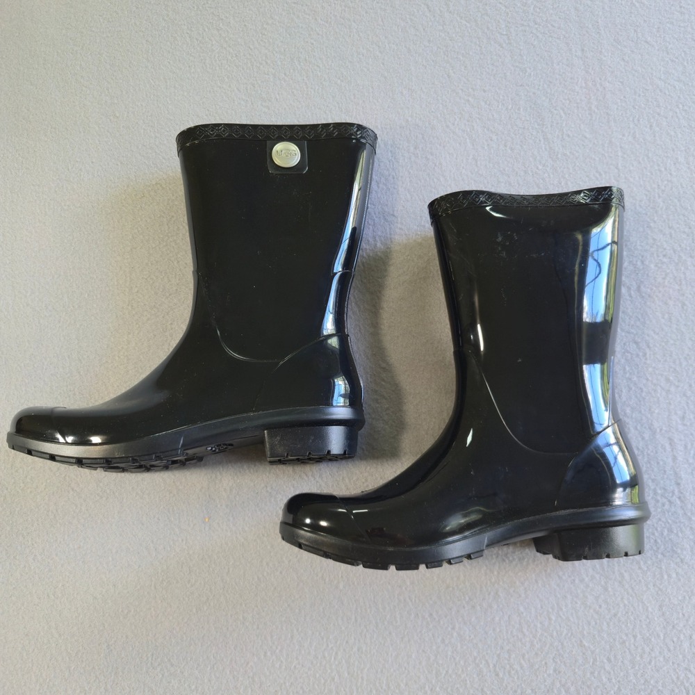 UGG Shaye Rain Boot Women 7 Black Glossy Waterproof Sheepskin Insole 1014452